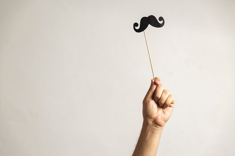 Movember – kaj vse nam sporočajo moški brki novembra