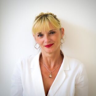 Renata Hribar, dr. med.