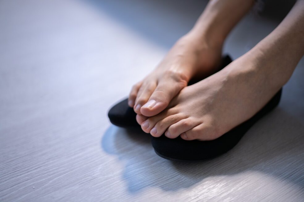 Potenje nog: vzroki in kaj pomaga
